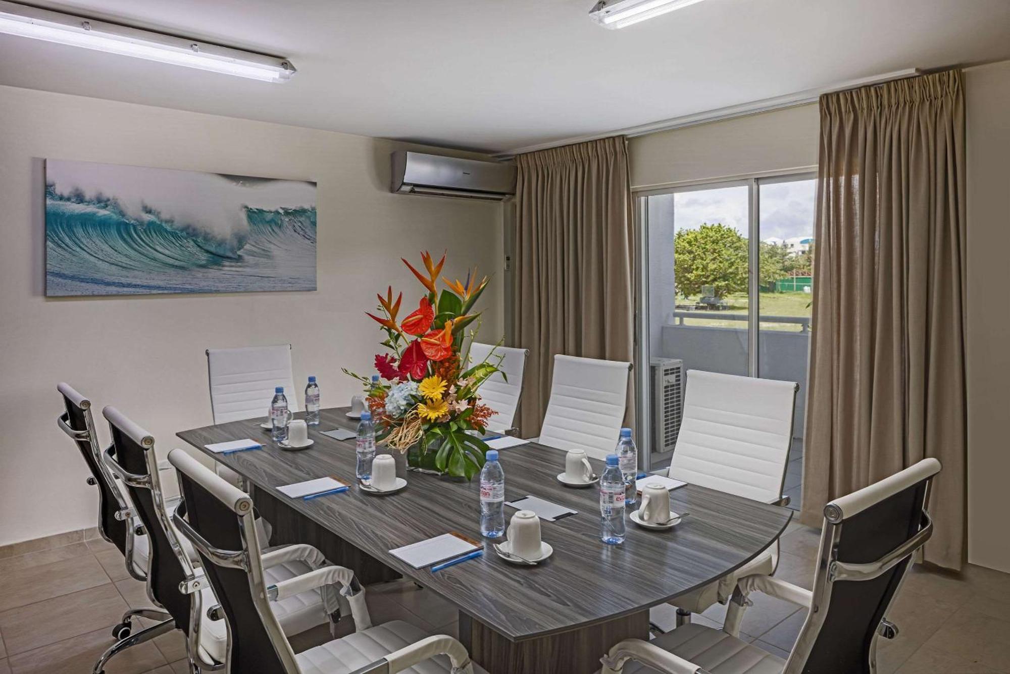 The Atrium Beach Resort And Spa, Ascend Hotel Collection Simpson Bay Zewnętrze zdjęcie