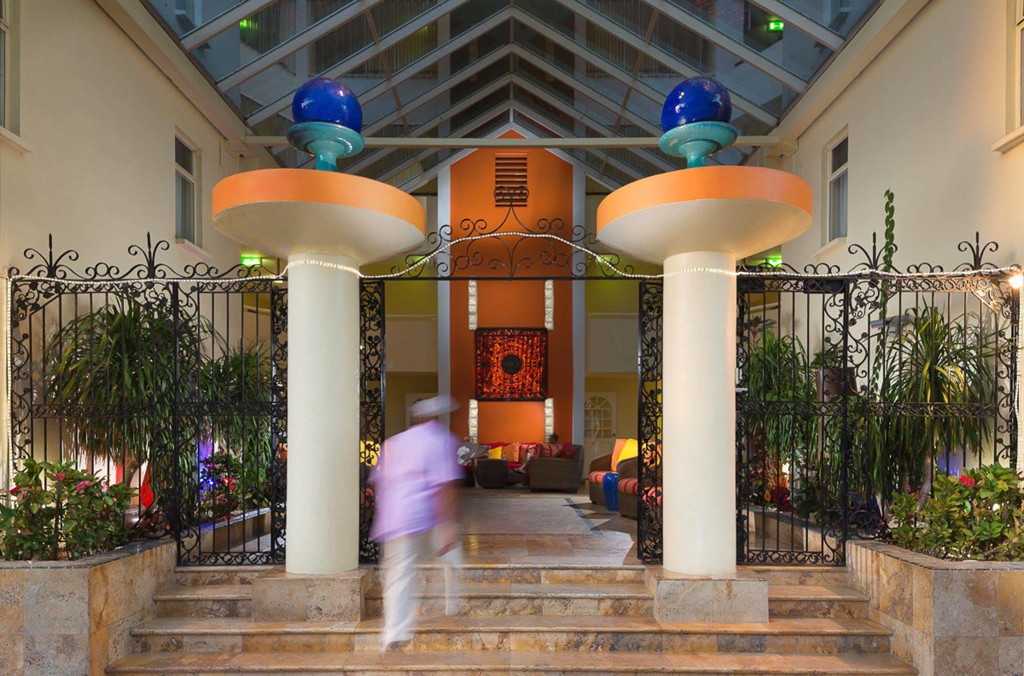 The Atrium Beach Resort And Spa, Ascend Hotel Collection Simpson Bay Zewnętrze zdjęcie